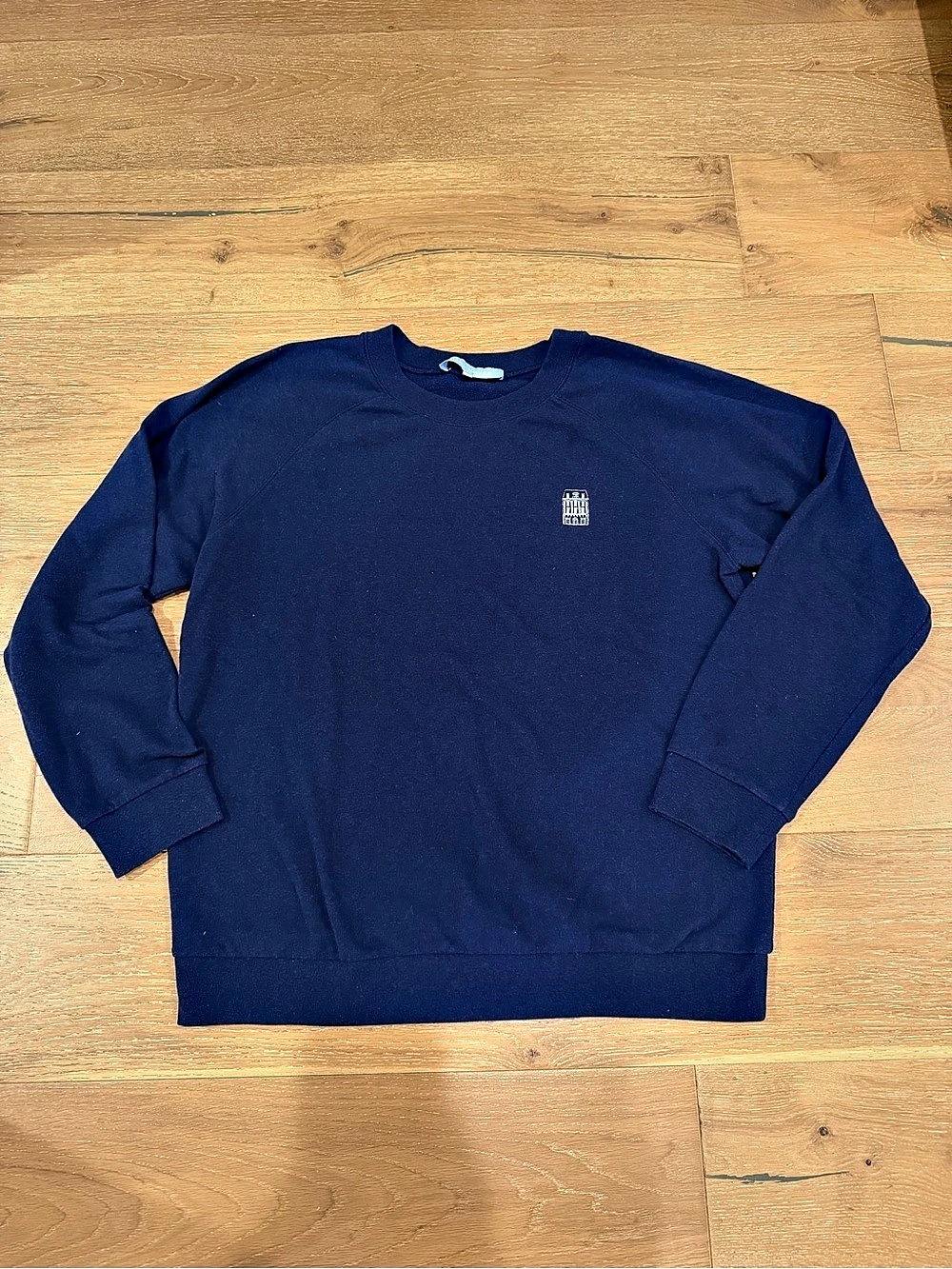 Hill House Navy Blue Embroidered House Crewneck - size Large